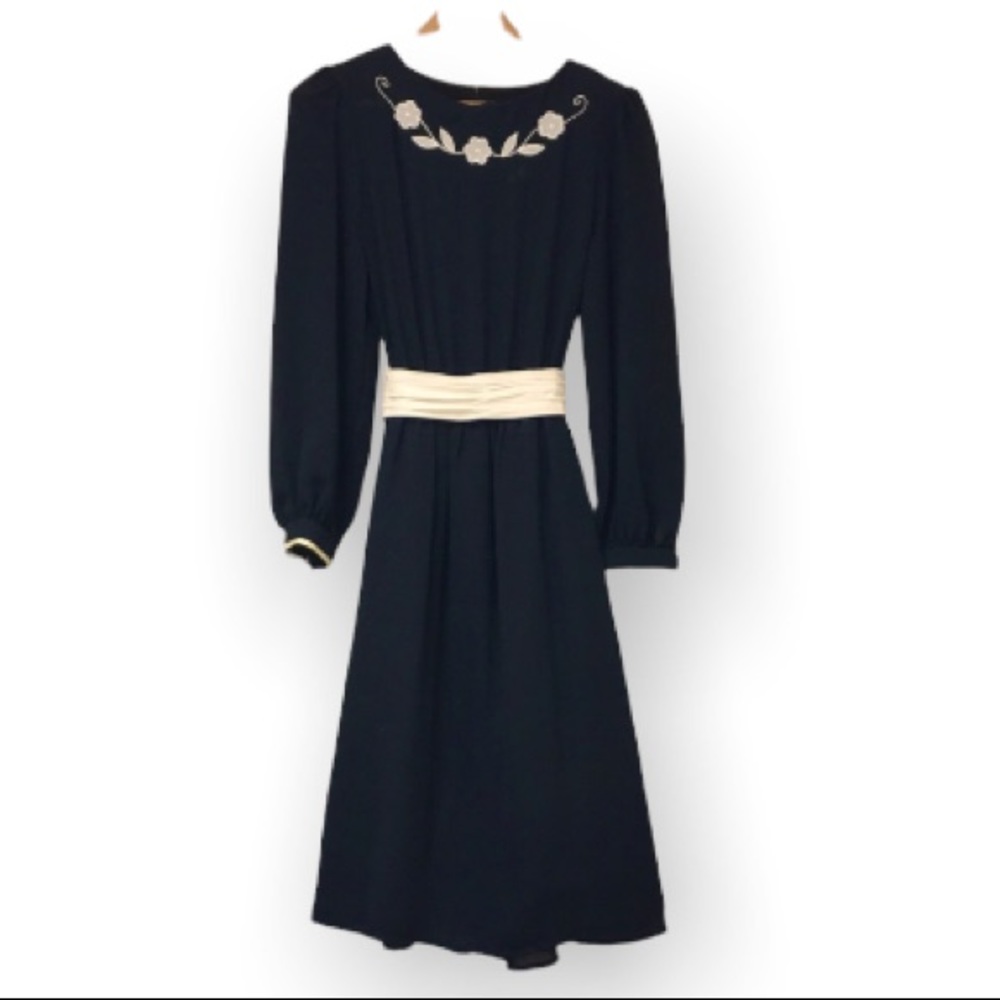 Elegant modest European Navy & ivory midi dress ruched tie waist from England